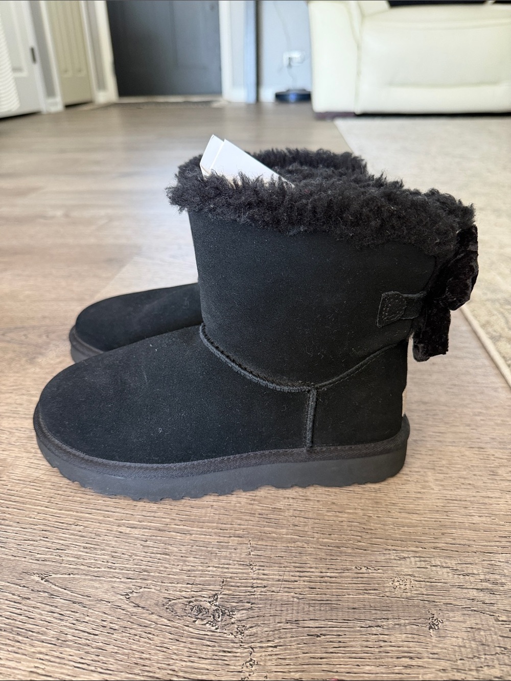 UGGS Women's Mini Bailey Bow Crushed
Velvet